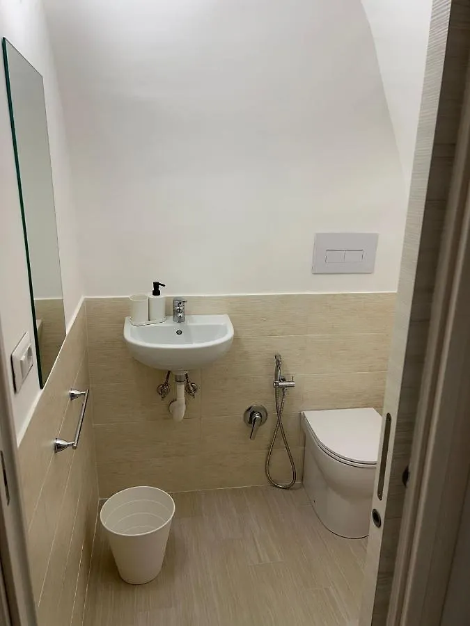Casetta Floriana 2 Naples Apartment